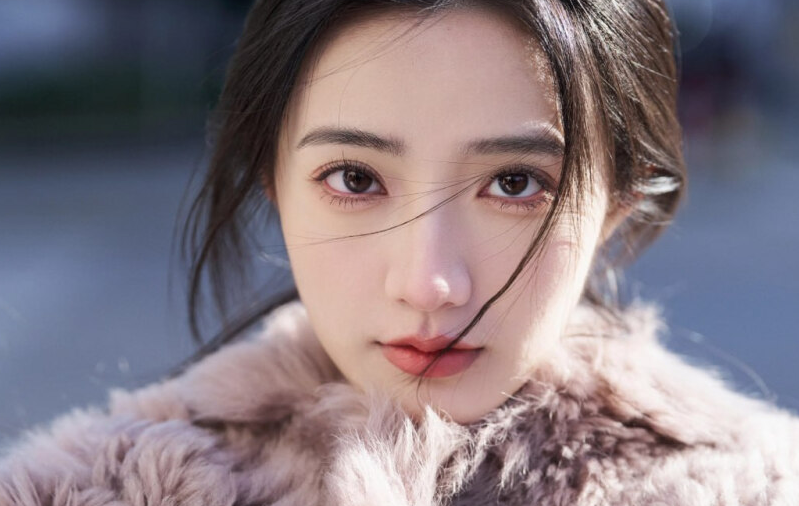 包养背后的代价：那些被物化的女性，为何换不来想要的自尊?